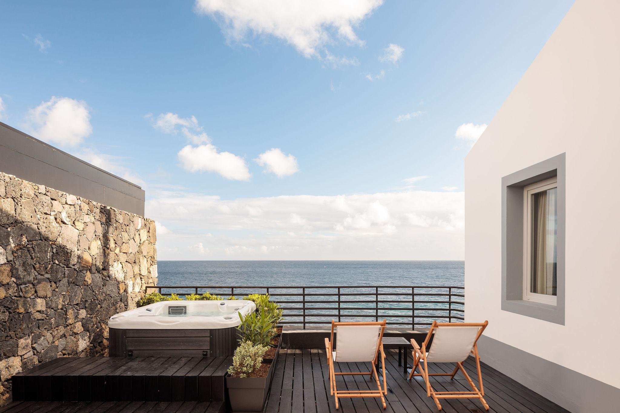 White Exclusive Suites & Villas Lagoa  Bagian luar foto