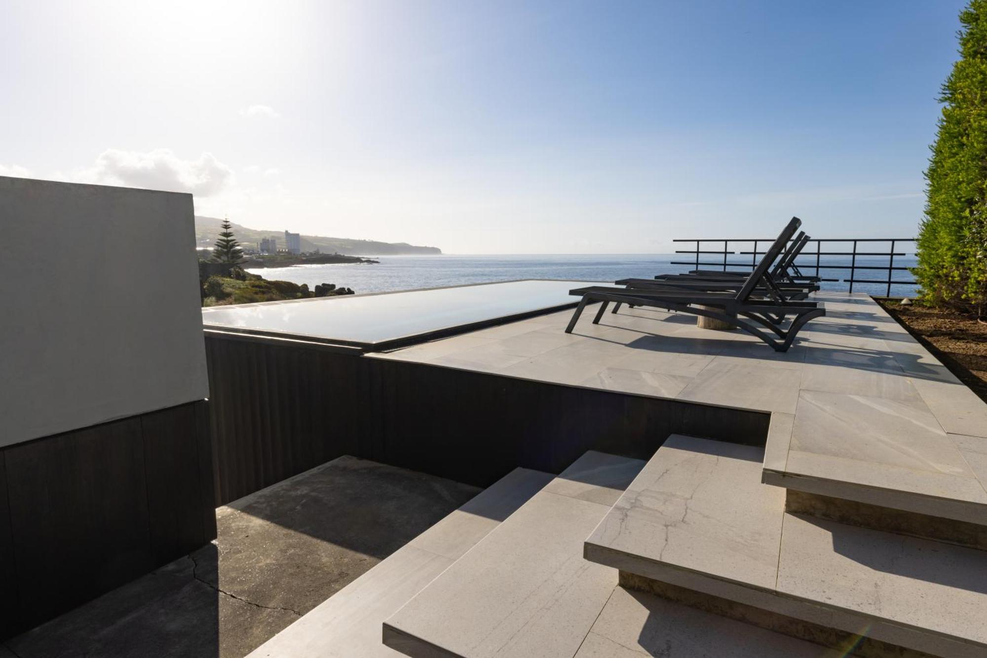White Exclusive Suites & Villas Lagoa  Bagian luar foto